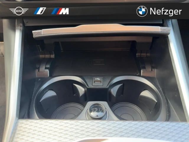 BMW 318 318i M-Sport Sedan