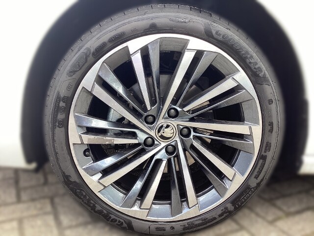 Skoda Superb 2.0 TDI Combi