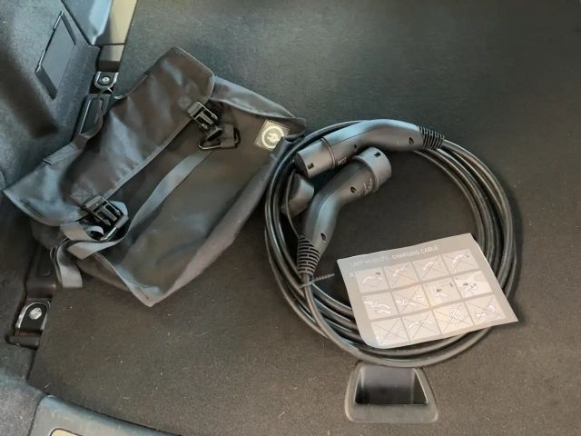 Land Rover Discovery Sport P300e