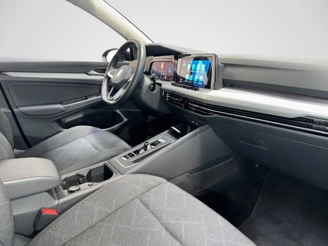 Volkswagen Golf 1.5 TSI DSG Life Variant