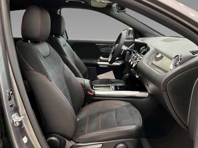 Mercedes-Benz GLA 200 AMG Line