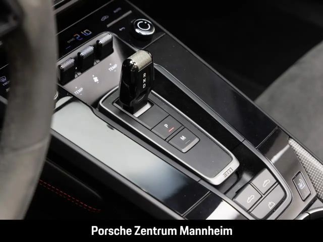 Porsche 992 4 Cabrio Carrera GTS