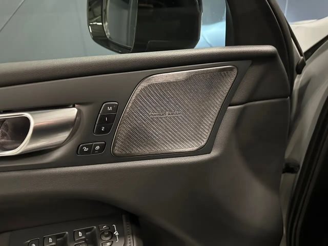 Volvo XC60 AWD Business Dark Plus