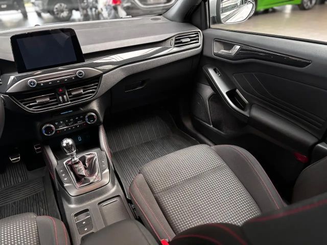 Ford Focus ST Line Wagon