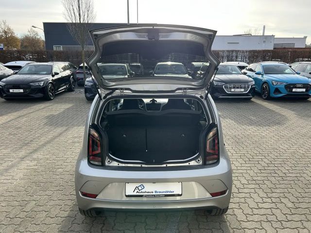 Volkswagen up! Plus Style