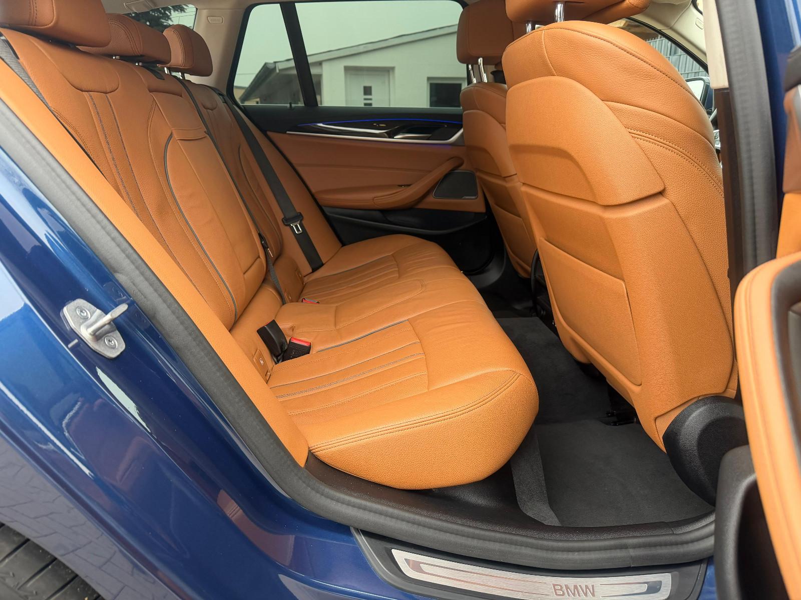 BMW 540 540i Luxury Line Touring xDrive