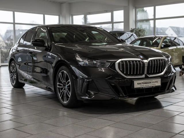 BMW 520 520d M-Sport Sedan