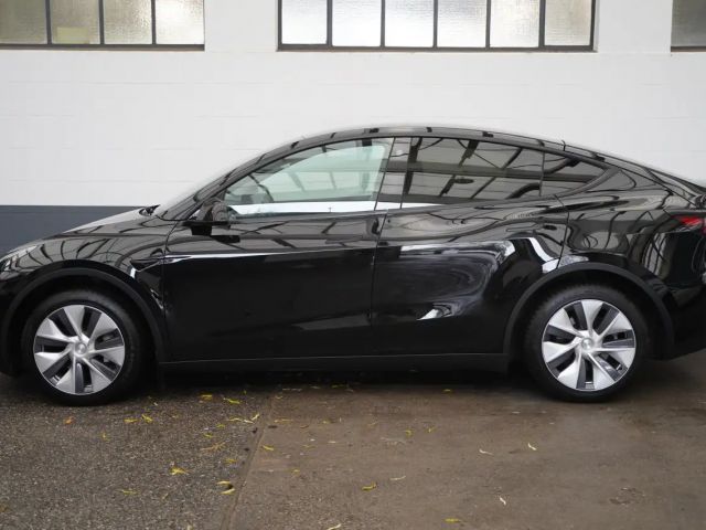 Tesla Model Y AWD Long Range