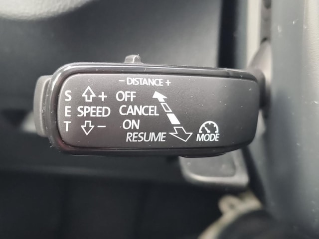 Skoda Kamiq Kamiq Balance 1,5 TSI DSG ACC AHK NAVI Park Assist