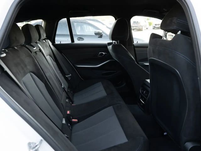 BMW 330 330i M-Sport Touring xDrive