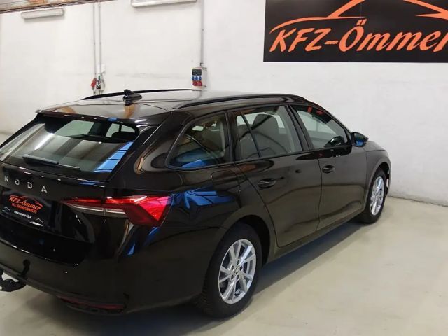 Skoda Octavia Kombi 2,0 TDI AHK,SHZ,LED,Alufelgen,digital Coc...