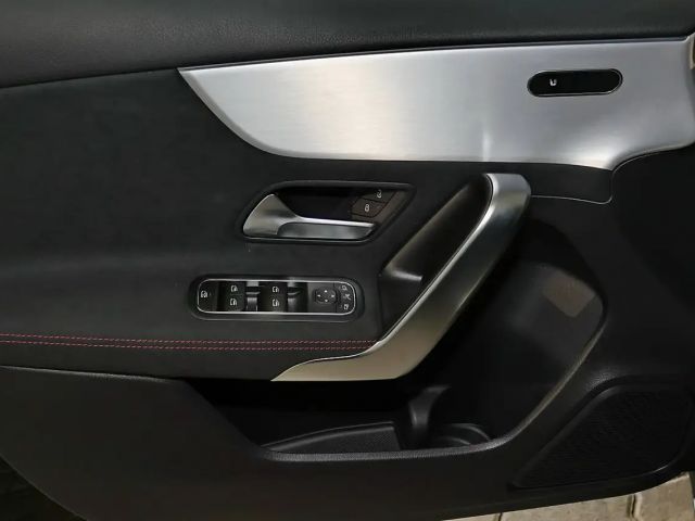 Mercedes-Benz A 200 AMG Line