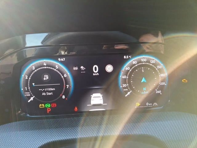 Volkswagen Golf 1.5 eTSI DSG R-Line Variant