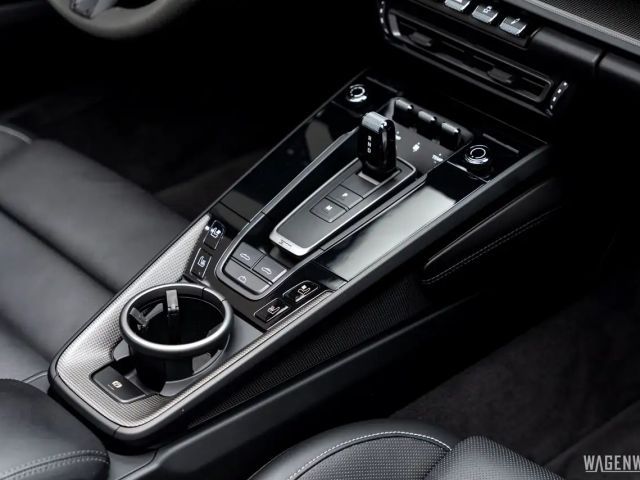 Porsche 992 Cabrio Carrera GTS