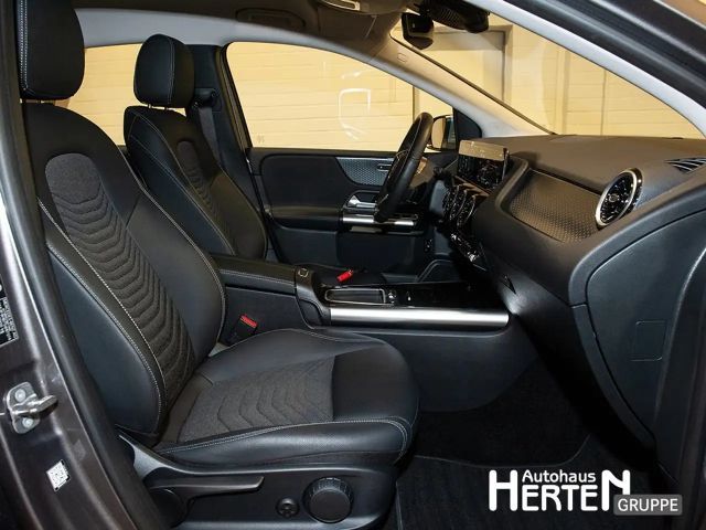 Mercedes-Benz B 200 Progressive Sedan