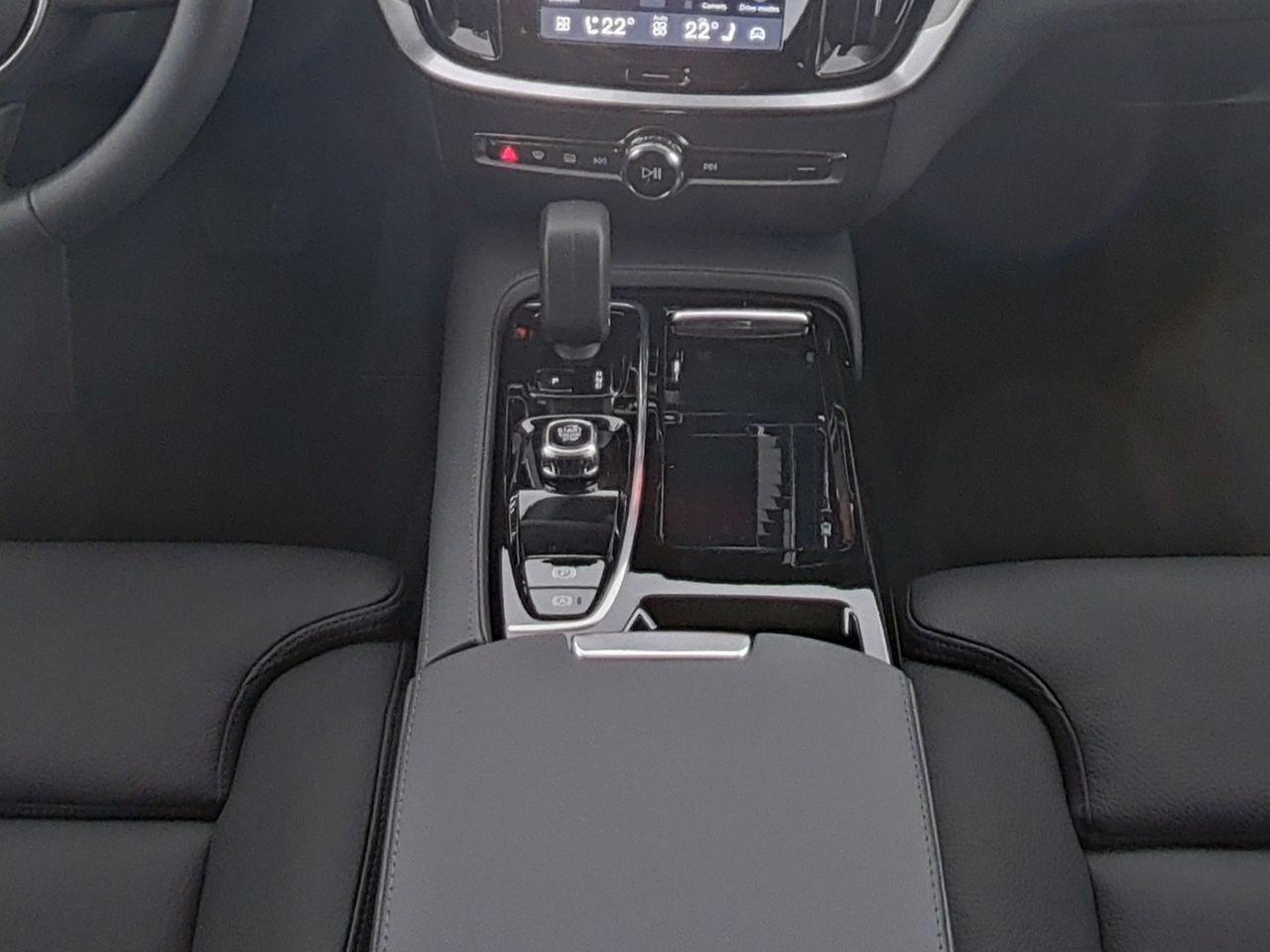 Volvo V60 AWD Dark Hybrid Plus Recharge T6