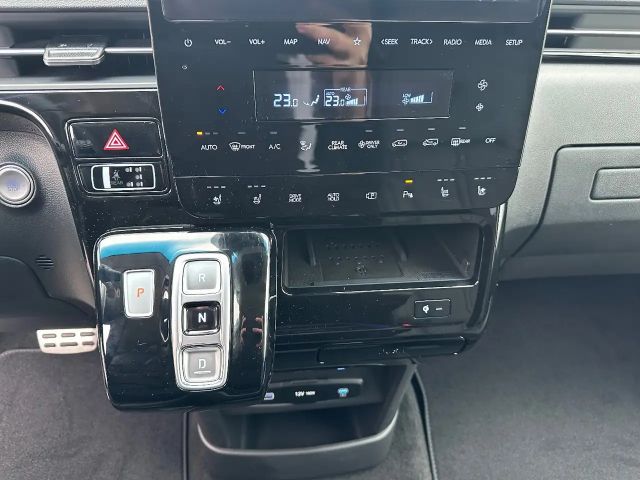 Hyundai Staria Signature