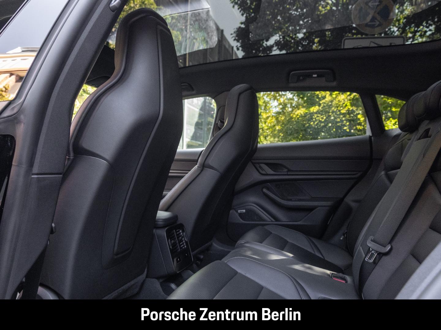 Porsche Taycan 4 Cross Turismo