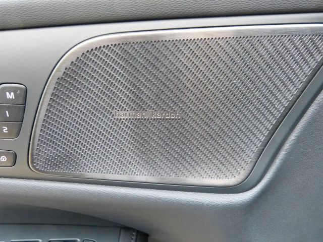 Volvo V60 AWD Dark Hybrid Ultra