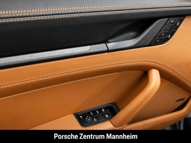 Porsche 992 Cabrio Carrera GTS