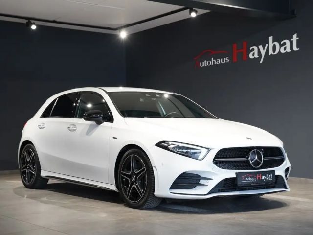 Mercedes-Benz A 220 A 220 d AMG Line