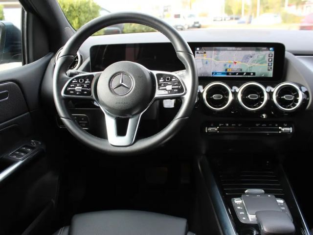 Mercedes-Benz B 180 Business Line Sedan