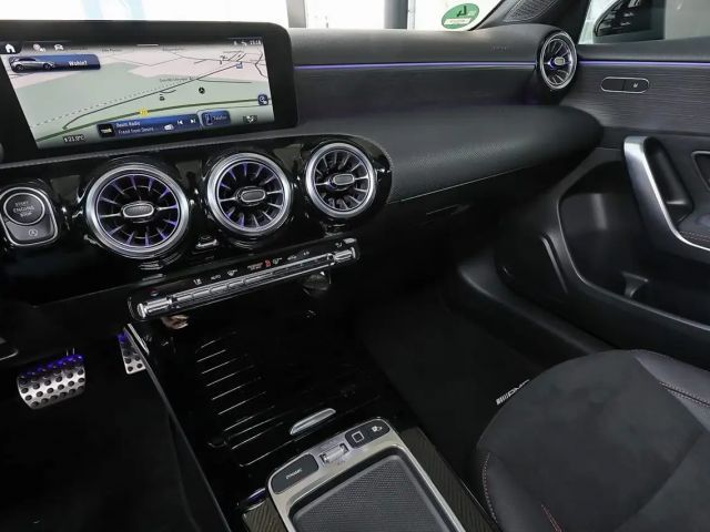 Mercedes-Benz A 200 AMG Line