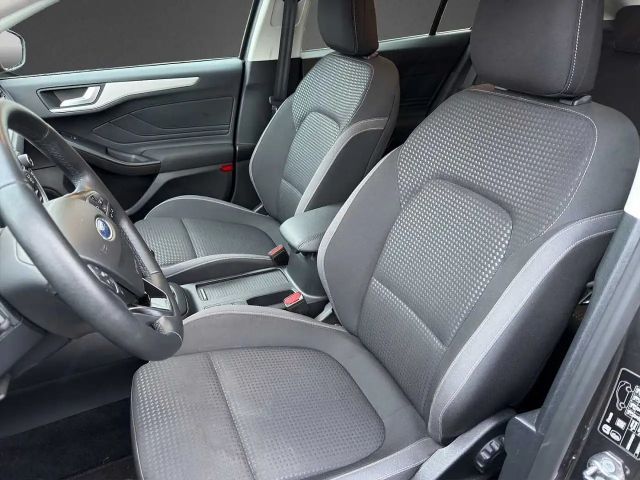 Ford Focus Cool & Connect