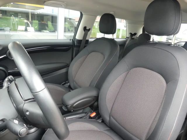 MINI Cooper Essential First