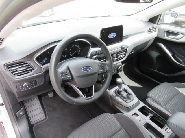 Ford Focus Cool & Connect EcoBoost Wagon