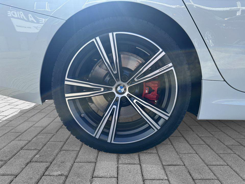 BMW 330 330i Sedan xDrive