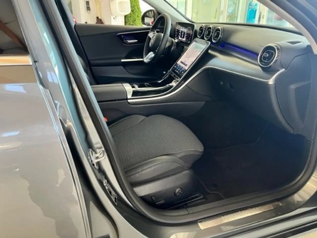 Mercedes-Benz C 220 AVANTGARDE C 220 d Estate