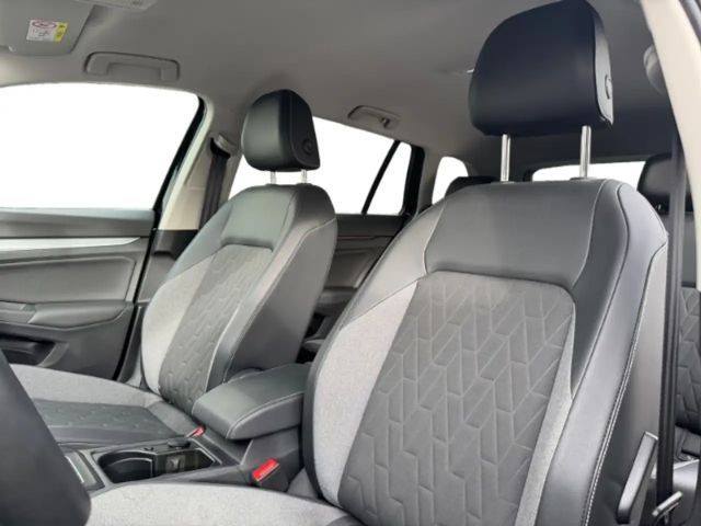 Volkswagen Golf 1.5 eTSI DSG Variant