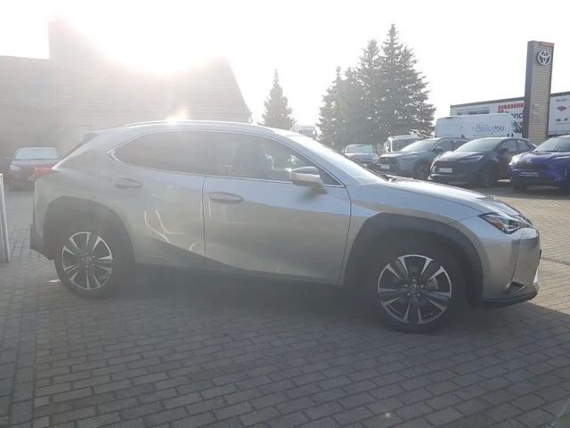 Lexus UX 250h
