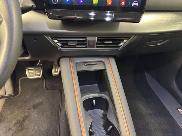 Cupra Born Born *WÄRMEPUMPE*Navi*Kamera*Keyless*19ZOLL*LED*ACC*62 kWh*