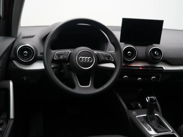 Audi Q2 advanced S-TRON AHK VIRT LEDER SHZ PORT NA