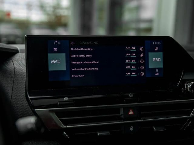 Citroën C4 eC4 | 136pk | Camera | Dodehoek | Pano | Parkee...