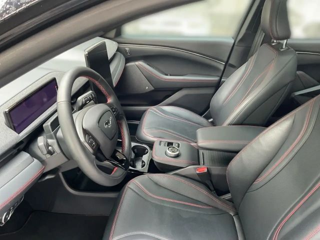 Ford Mustang Mach-E AWD Premium