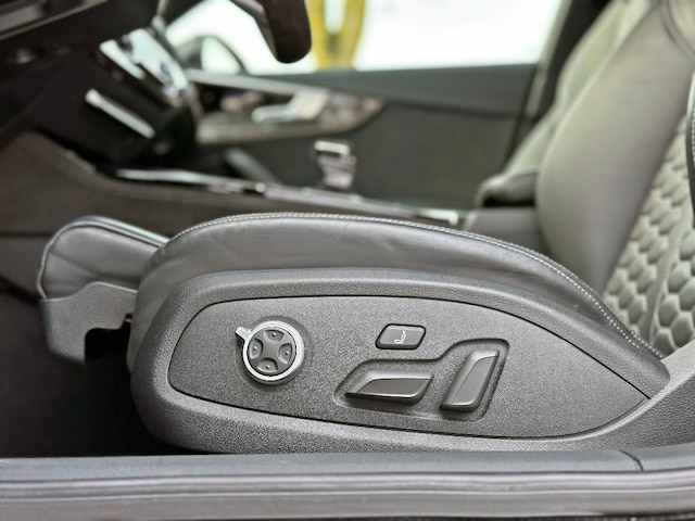 Audi RS4 Avant Quattro