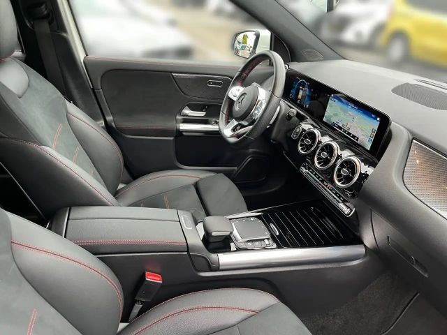 Mercedes-Benz GLA 200 AMG Line Guard