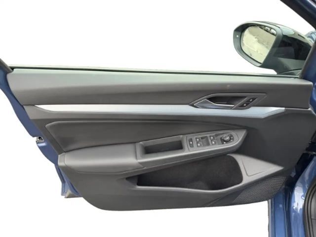 Volkswagen Golf 1.5 eTSI DSG Variant