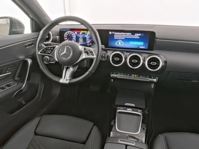 Mercedes-Benz A 220 4MATIC Progressive