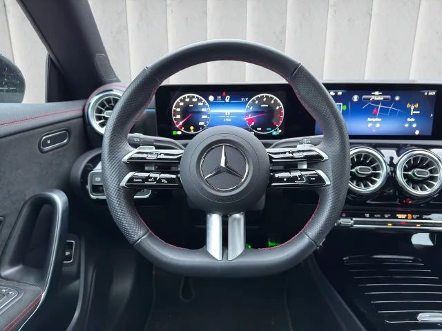 Mercedes-Benz CLA 200 AMG Line Coupé