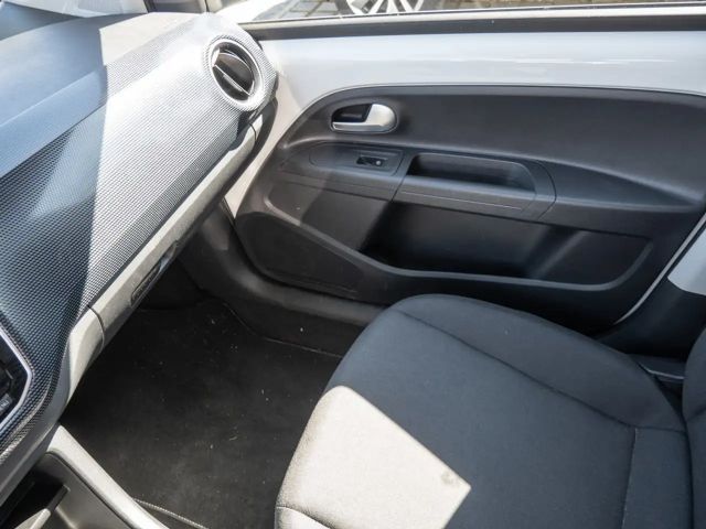 Volkswagen up! Style