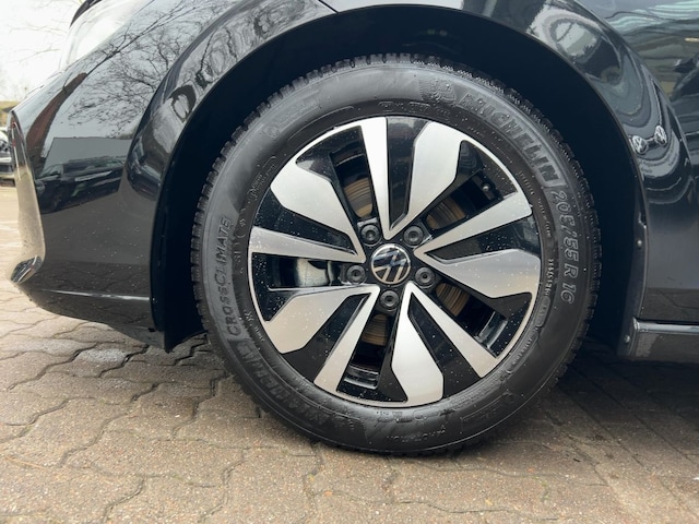 Volkswagen Golf 1.5 eTSI DSG Golf VIII