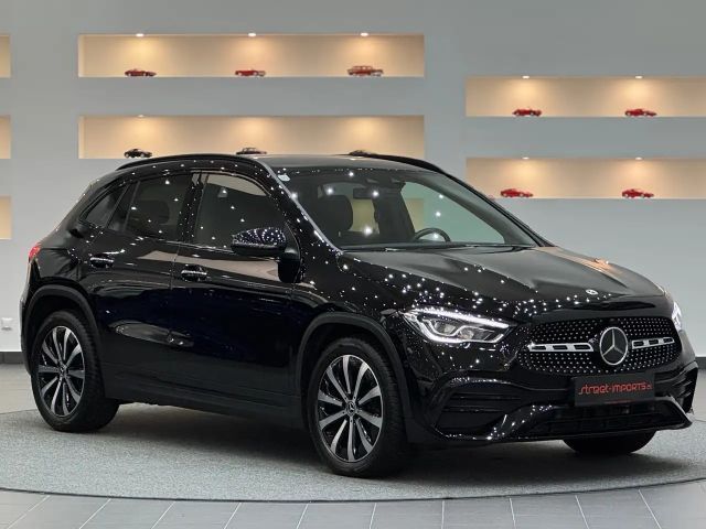 Mercedes-Benz GLA 200 AMG Line