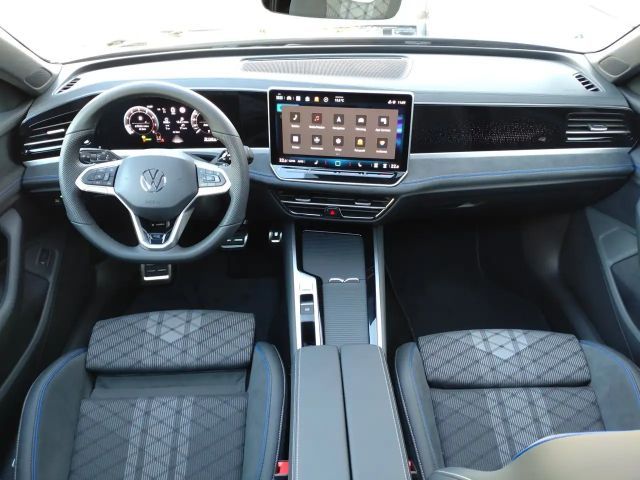 Volkswagen Passat 1.5 eTSI R-Line Variant