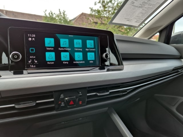 Volkswagen Golf 1.0 TSI Life Variant