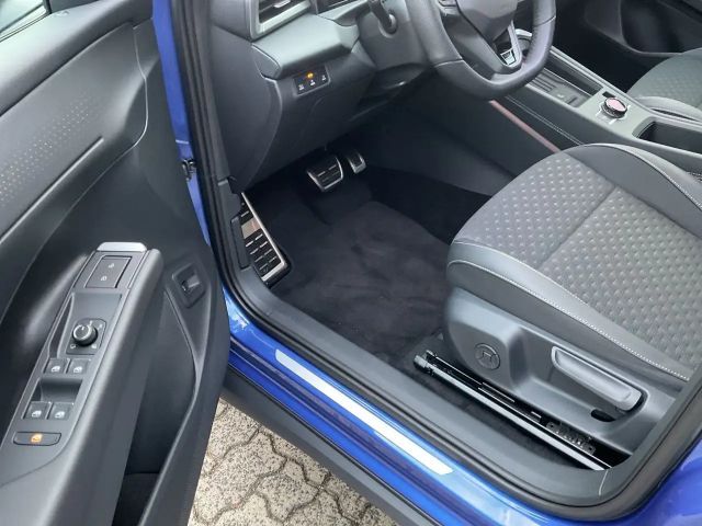 Volkswagen T-Roc 1.5 eTSI DSG R-Line