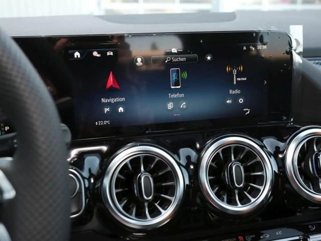 Mercedes-Benz GLA 200 AMG Line